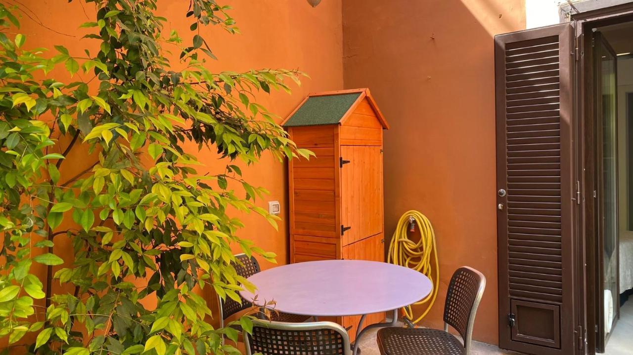 Rione Monti Studio Apt With Private Garden Rome Exterior photo