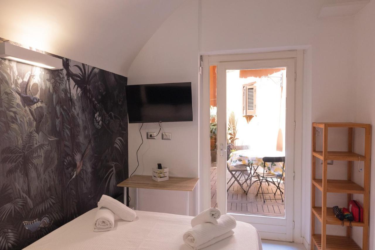 Rione Monti Studio Apt With Private Garden Rome Exterior photo