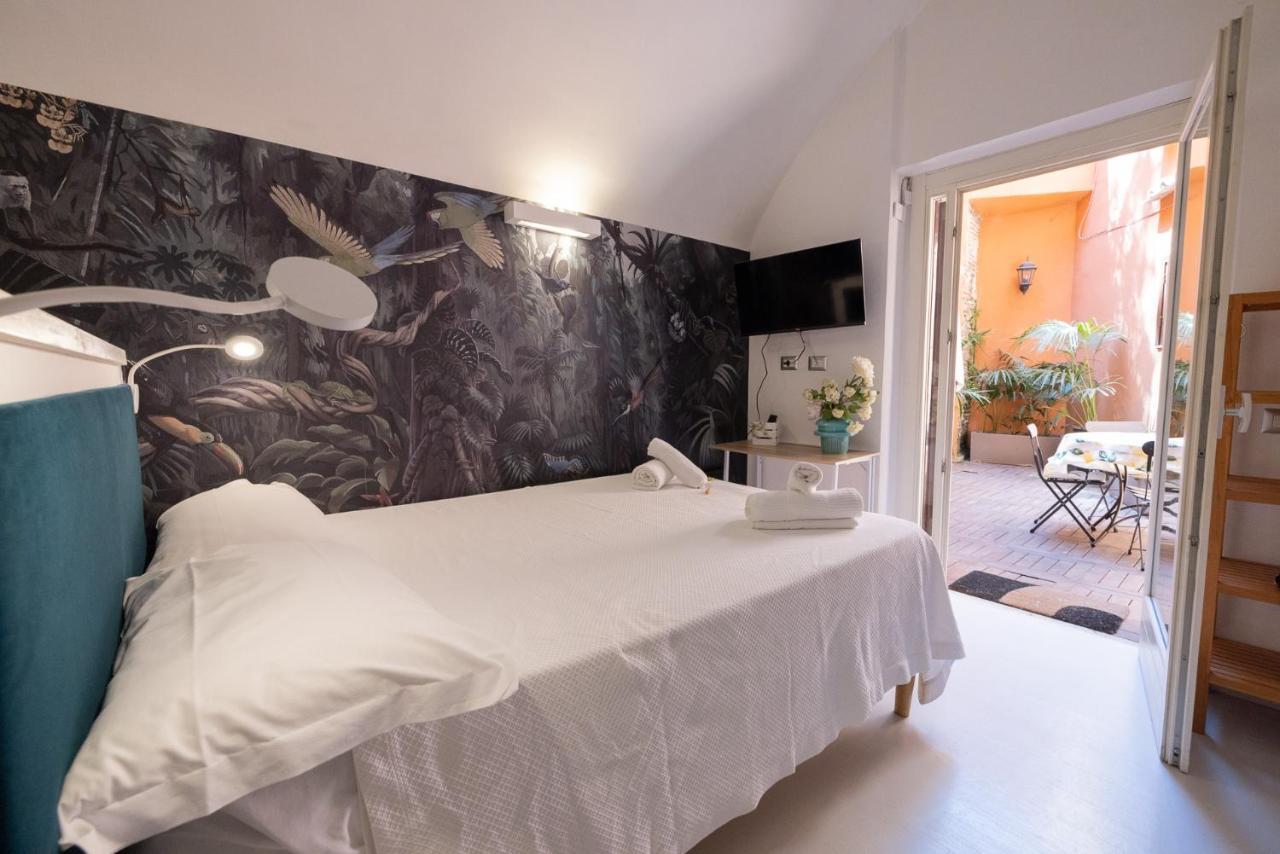 Rione Monti Studio Apt With Private Garden Rome Exterior photo