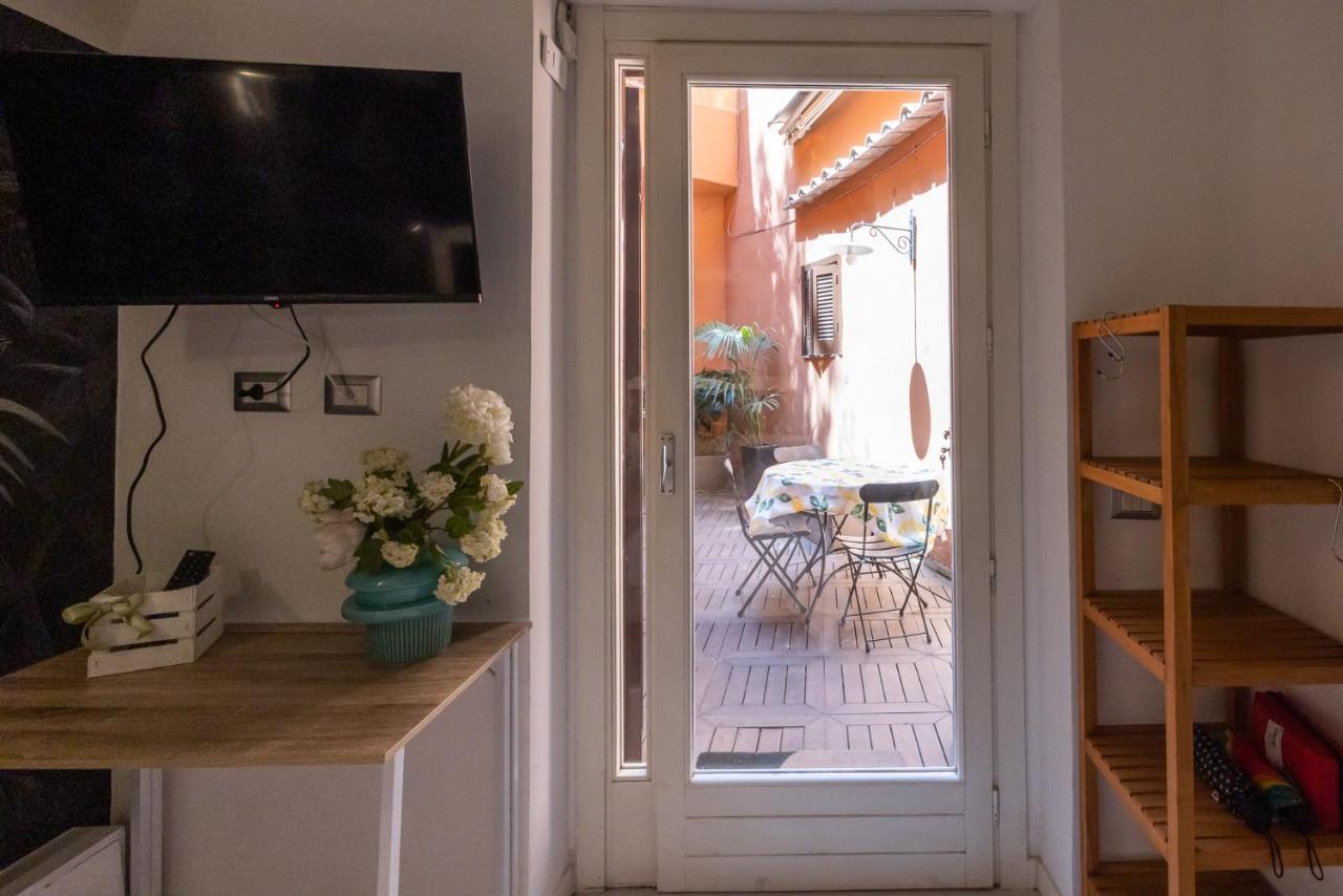 Rione Monti Studio Apt With Private Garden Rome Exterior photo